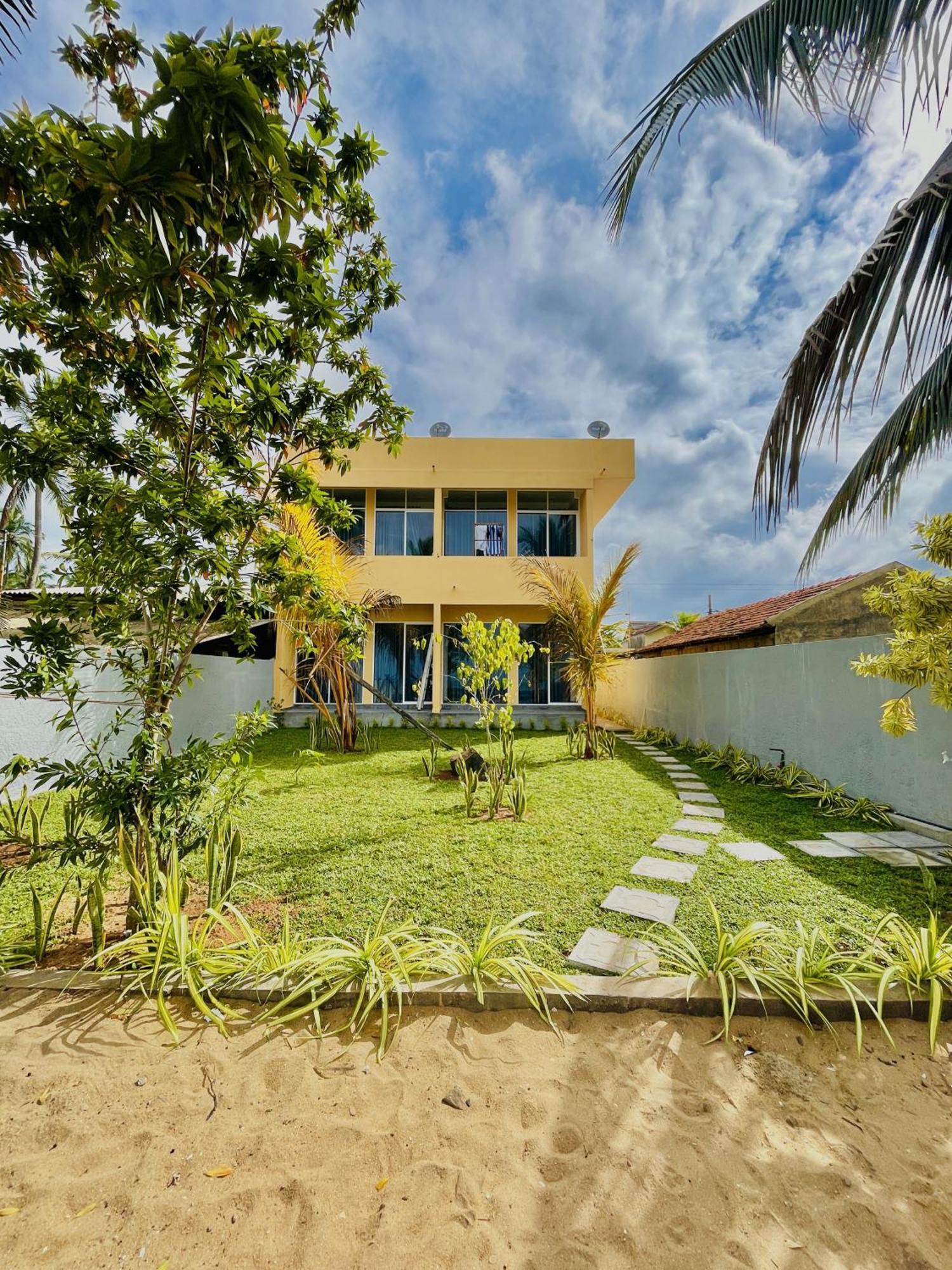 Solomon Beach Hotel Marawila Exterior foto