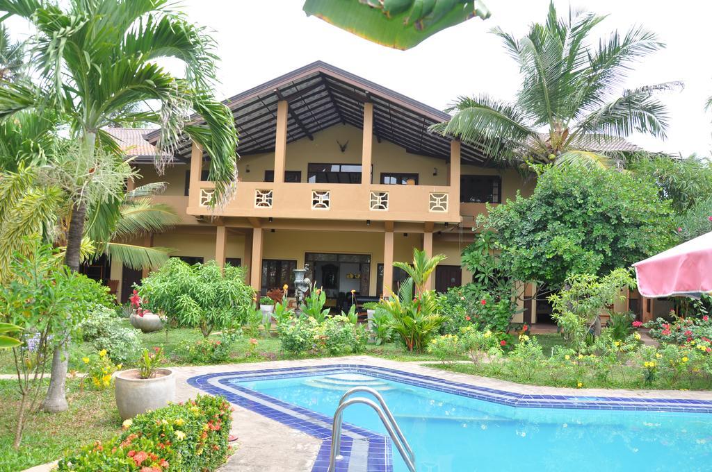 Solomon Beach Hotel Marawila Exterior foto